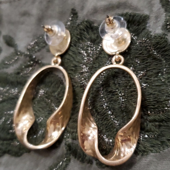 Twist Gold drop earrings 💛 NEW - Picture 2 of 2
